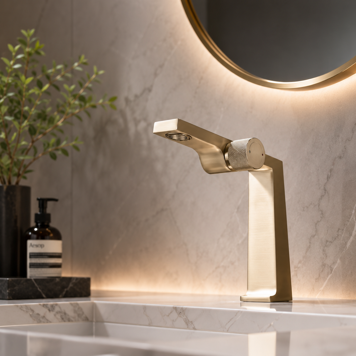 FLORA|LUXURY MODERN SIGNLE HOLE BATHROOM FAUCET