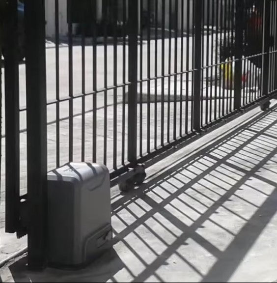 SLT800| SLIDING GATE OPENER WITH REMOTE CONTROL KEYPAD