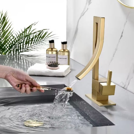 Reso | single Hole Luxury Bathroom Faucet Single Lever Hot And Cold Faucet