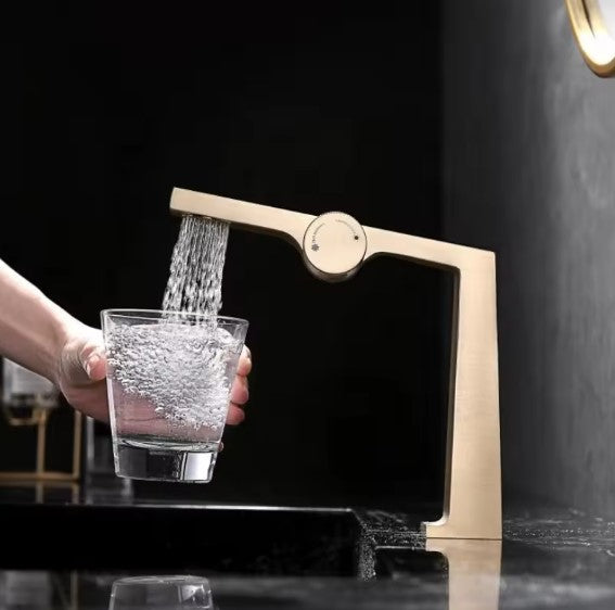 FLORA|LUXURY MODERN SIGNLE HOLE BATHROOM FAUCET – Smart